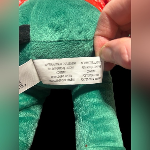 Disney Mickey Mouse Christmas 2020 plush stuffy NWT. Surface wash. 21-22 inch - Picture 6 of 7